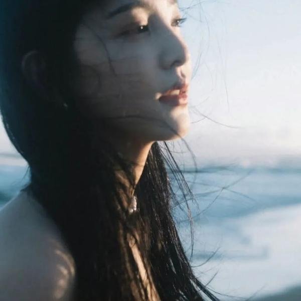 一样的月光下